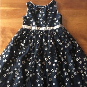 Little girls’ Youngland size 6 fancy dress.